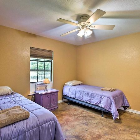 Texas Cabin On 130 Acres Walk To Lake Ray Roberts Collinsville Exteriér fotografie