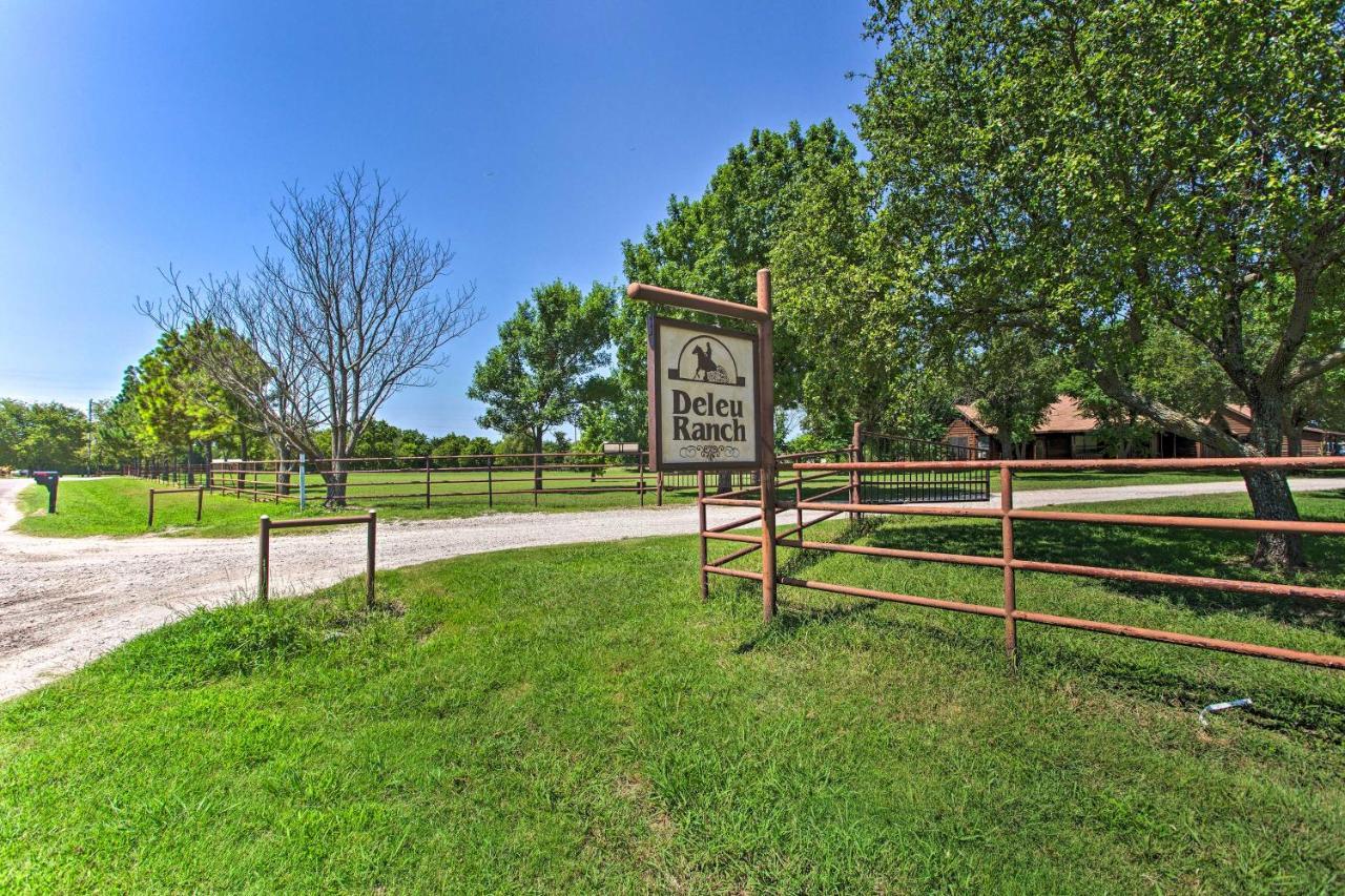 Texas Cabin On 130 Acres Walk To Lake Ray Roberts Collinsville Exteriér fotografie